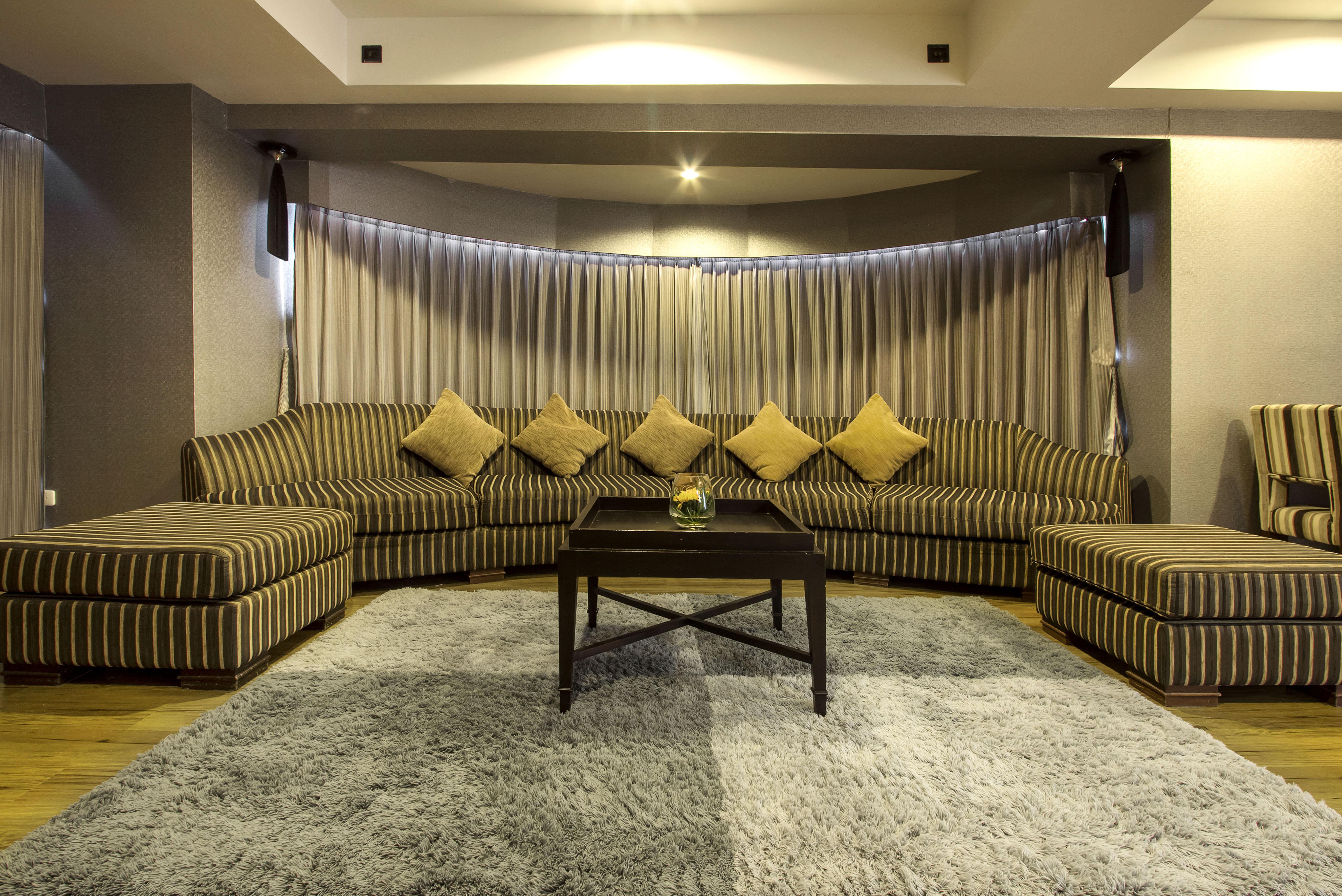 فندق شاطئ دو فاريه جومتين، باتايا جومتين بيتش المظهر الخارجي الصورة The interior of the lounge
